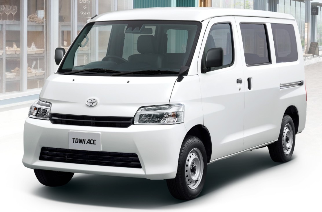 TOWNACE VAN
